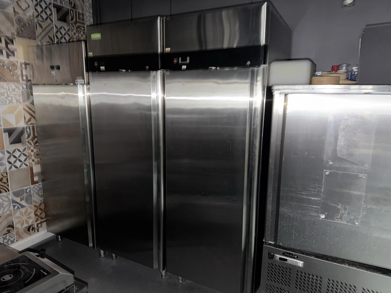 Refrigerator MBF8116, 670 L