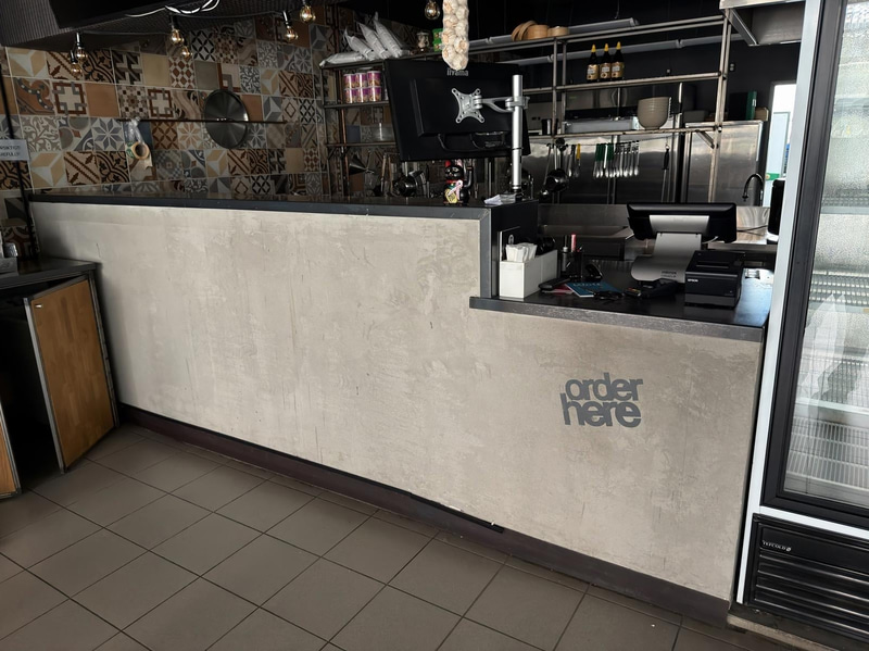 Cash counter, black and gray