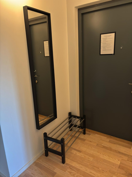 Contents from a fully furnished three-room apartment - see all images for complete contents