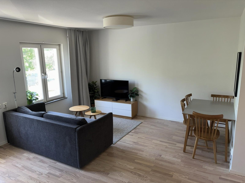 Contents from a fully furnished three-room apartment - see all images for complete contents