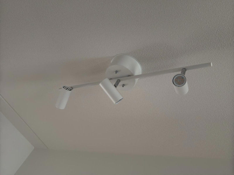 Contents of a fully furnished three-room apartment - see all images for full contents