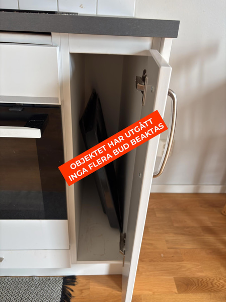 Inventarier till fullt möblerad enrummare - se alla bilder för komplett innehåll