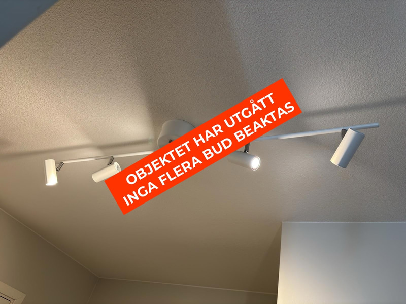 Inventarier till fullt möblerad enrummare - se alla bilder för komplett innehåll