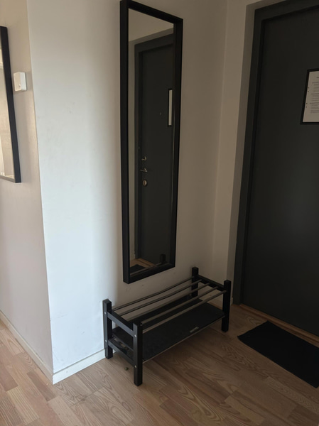 Contents of a fully furnished three-room apartment - see all images for full contents