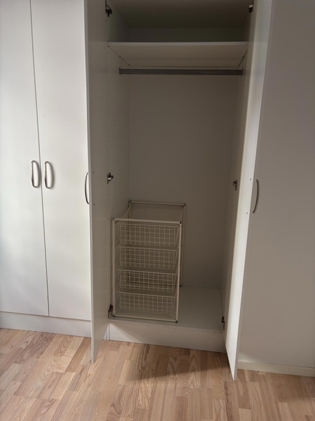 Contents of a fully furnished four-room apartment - see all images for the complete contents