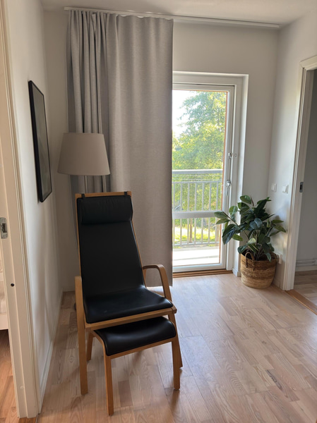 Contents of a fully furnished four-room apartment - see all images for the complete contents