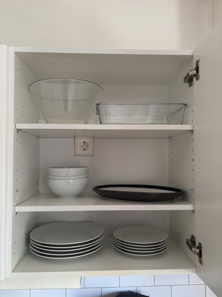 Contents of a fully furnished four-room apartment - see all images for full contents