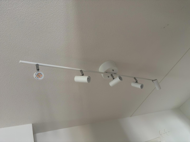 Contents of a fully furnished four-room apartment - see all images for full contents