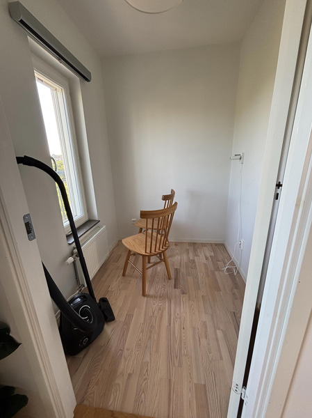 Contents of a fully furnished four-room apartment - see all images for full contents