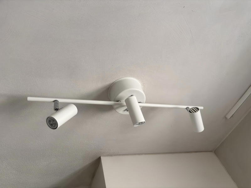 Contents of a fully furnished four-room apartment - see all images for complete contents