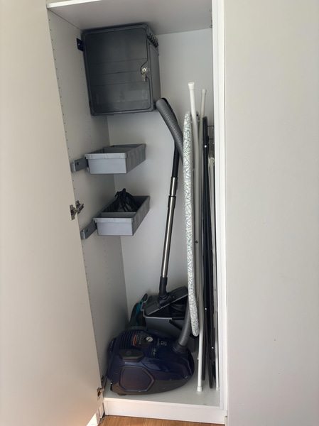 Contents of a fully furnished four-room apartment - see all images for complete contents
