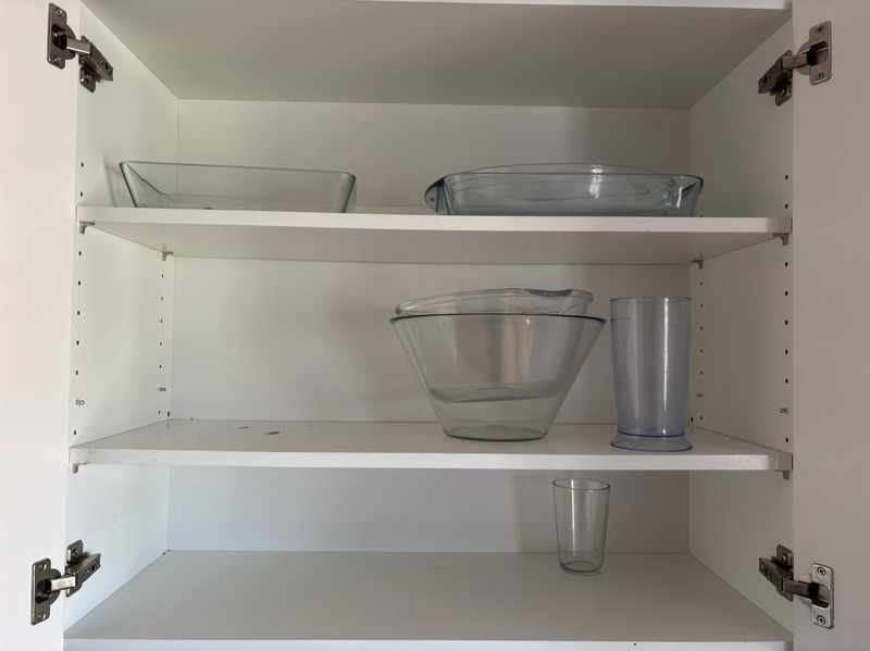 Contents of a fully furnished four-room apartment - see all images for complete contents