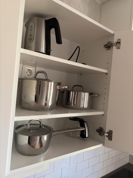 Contents of a fully furnished four-room apartment - see all images for complete contents