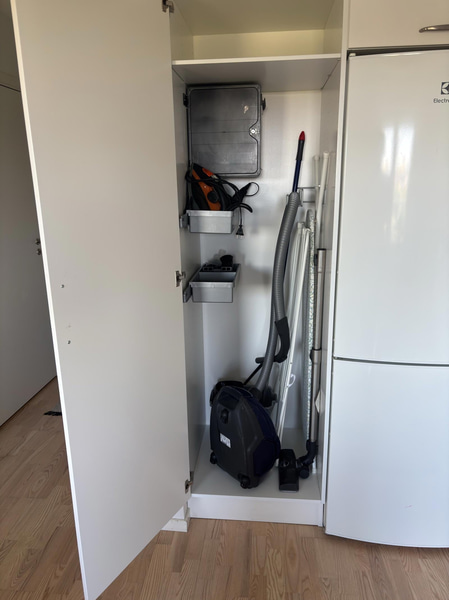 Contents of a fully furnished three-room apartment - see all photos for complete contents