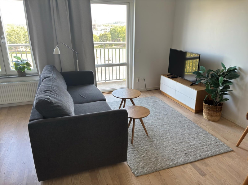 Contents of a fully furnished three-room apartment - see all photos for complete contents