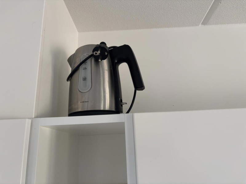 Contents of a fully furnished three-room apartment - see all photos for complete contents