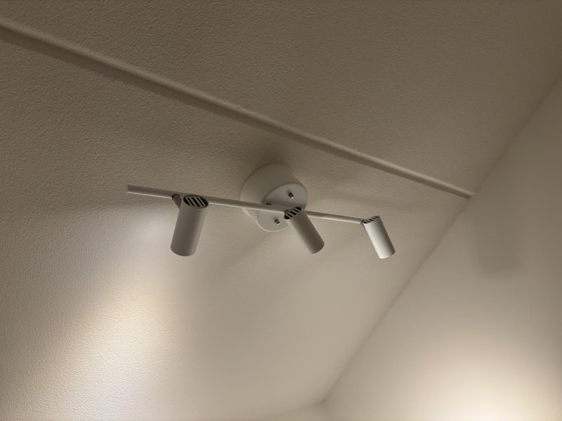 Contents of a fully furnished three-room apartment - see all photos for complete contents