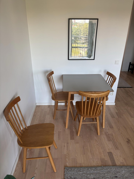 Contents of a fully furnished three-room apartment - see all photos for complete contents