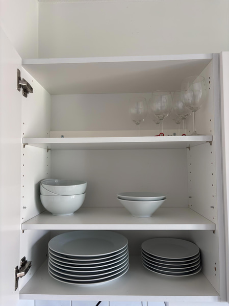 Contents of a fully furnished four-room apartment - see all images for full contents