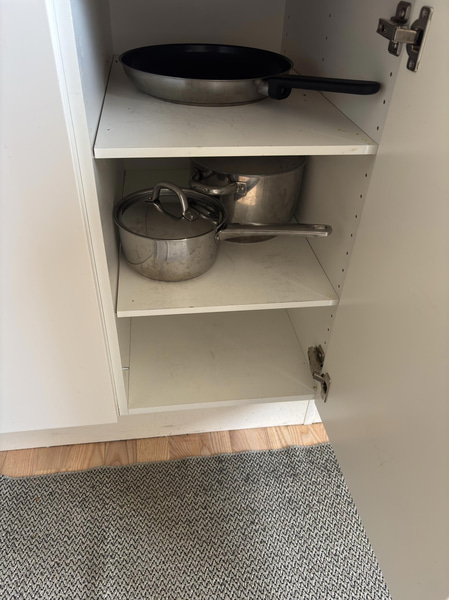 Contents of a fully furnished four-room apartment - see all images for full contents