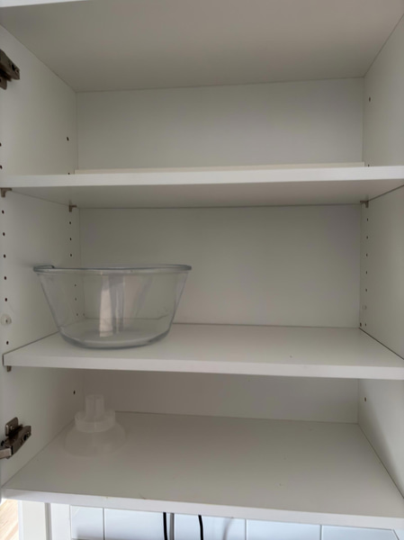 Contents of a fully furnished three-room apartment - see all images for the complete contents