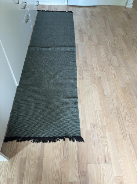 Contents of a fully furnished three-room apartment - see all images for the complete contents