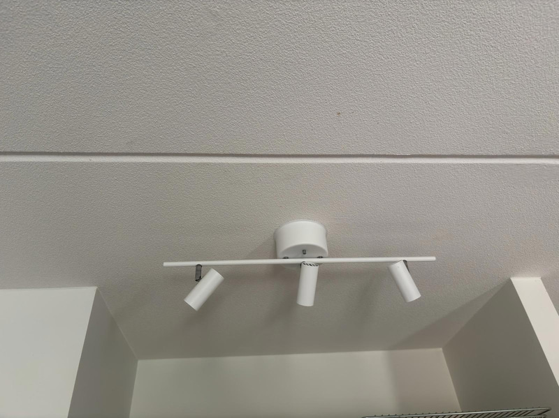 Contents of a fully furnished three-room apartment - see all images for the complete contents