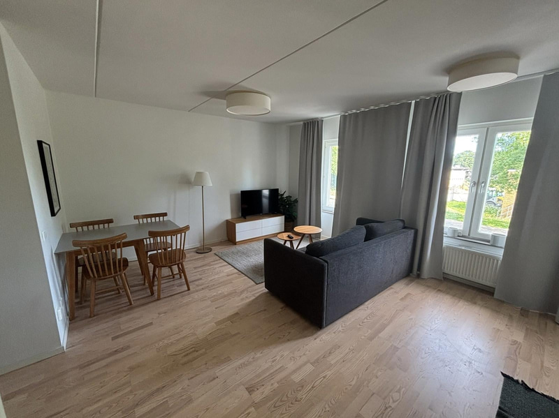 Contents of a fully furnished three-room apartment - see all images for the complete contents