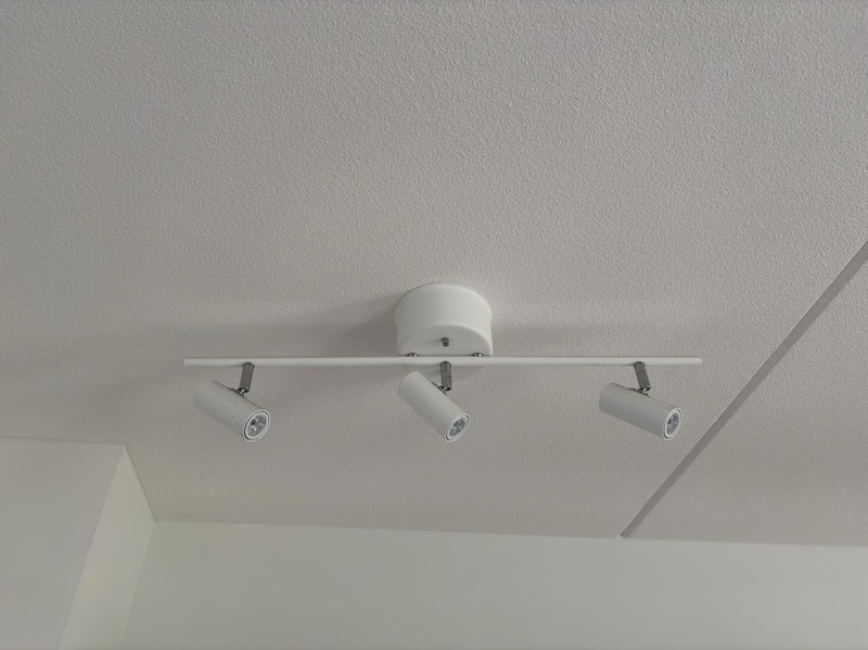 Contents of a fully furnished three-room apartment - see all photos for the full contents