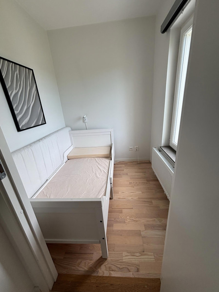 Contents of a fully furnished three-room apartment - see all photos for the full contents
