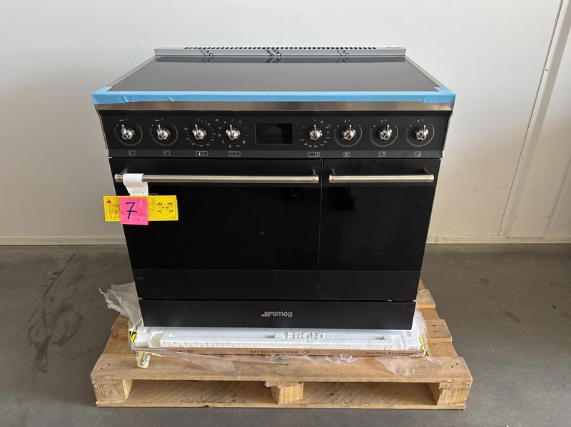 Smeg Induction Range 90x60 cm, Matte Black, Classic, C92IPMB2
