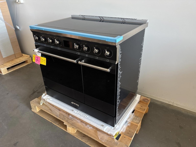 Smeg Induction Range 90x60 cm, Matte Black, Classic, C92IPMB2