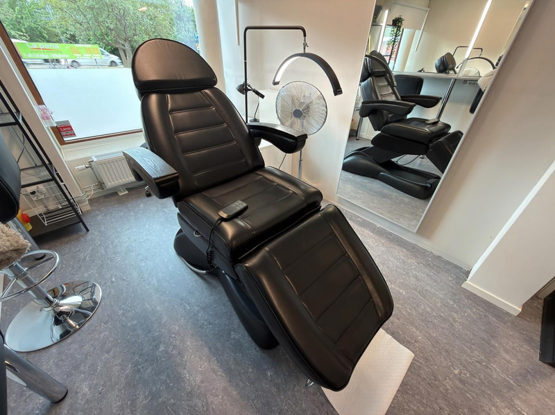 Treatment room with treatment chair, etc.
