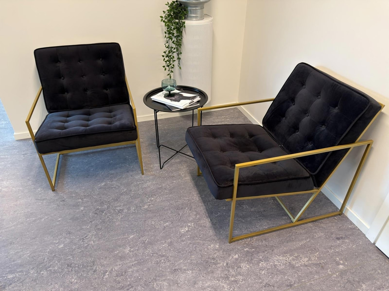 4 st Fåtöljer samt bord