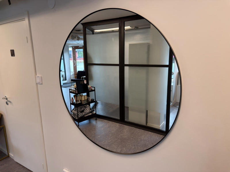 4 st Fåtöljer samt bord