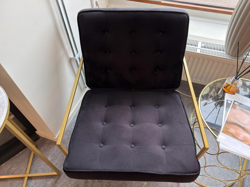 4 st Fåtöljer samt bord
