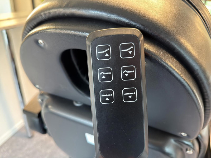 Behandlingsrum med elektrisk behandlingsstol m.m.
