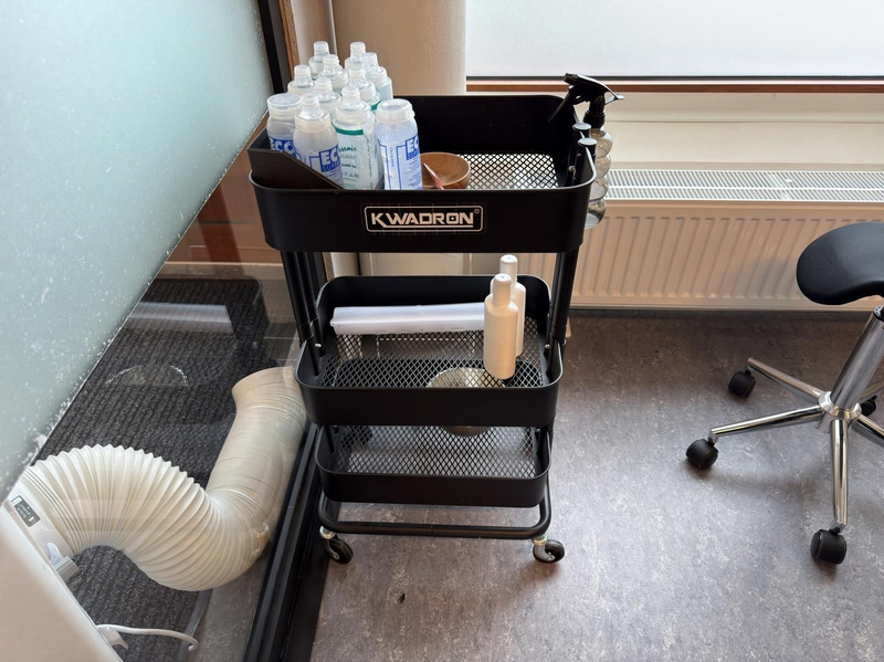 Behandlingsrum med elektrisk behandlingsstol m.m.