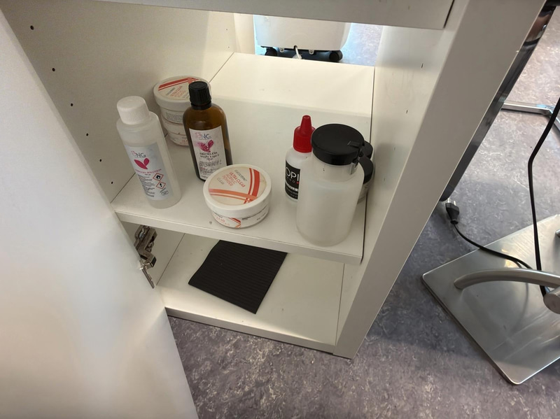 Nagelstation, AC, vägg-tv m.m.