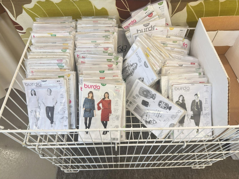 Parti med diverse symönster/snittmönster - se alla bilder för innehåll