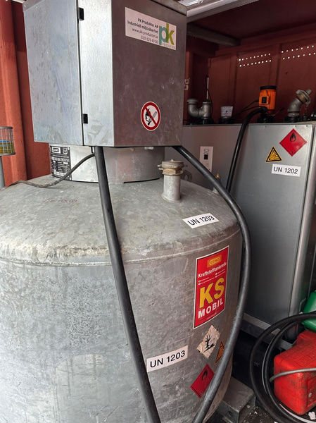 Tankstation i container bensin 1000 lit Diesel 1000 liter godkända tankar och avluftning