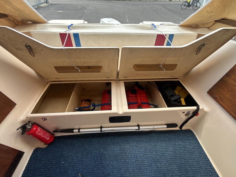 Motorbåt Ryds 530DC med Johnson 70 hk 2-takt. Längd: 5.3 m. -1988