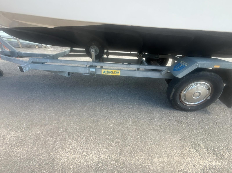 Motorbåt Ryds 530DC med Johnson 70 hk 2-takt. Längd: 5.3 m. -1988