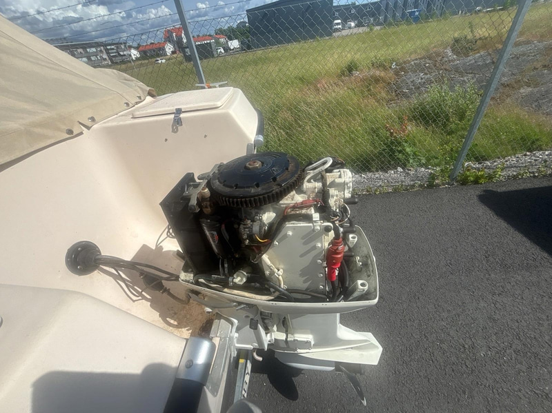 Motorbåt Ryds 530DC med Johnson 70 hk 2-takt. Längd: 5.3 m. -1988