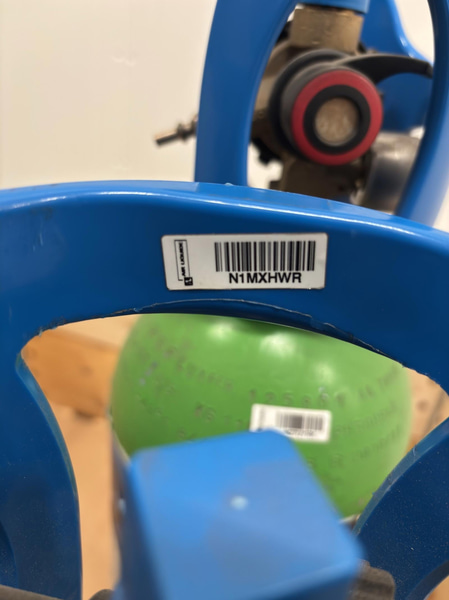 Gas cylinder