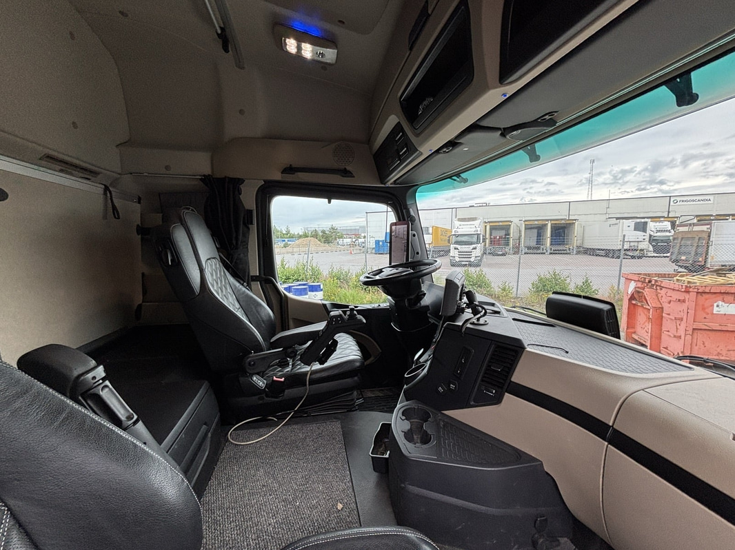 Hooklift truck Mercedes-Benz Actros 2853 -2020 | HIAB 21 tonnes