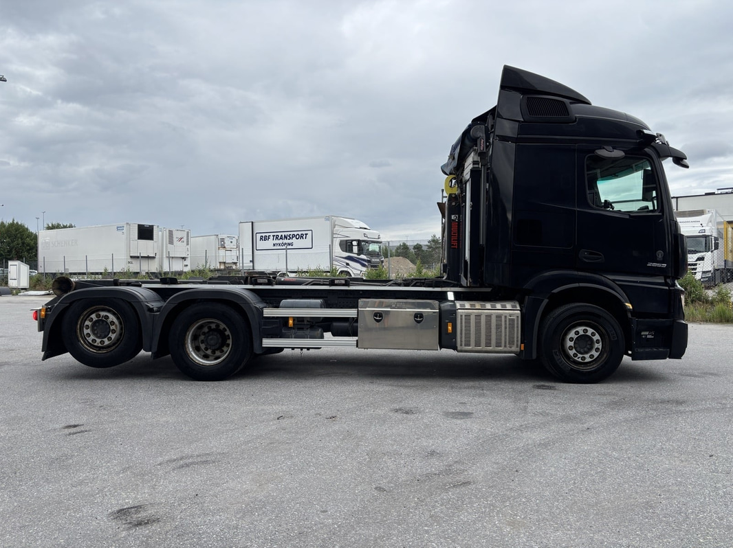 Hooklift truck Mercedes-Benz Actros 2853 -2020 | HIAB 21 tonnes