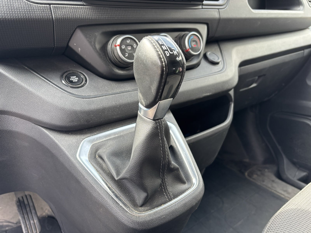 Skåpbil Nissan Primastar 3.0t 2.0 dCi DCT -2022 | Dragkrok