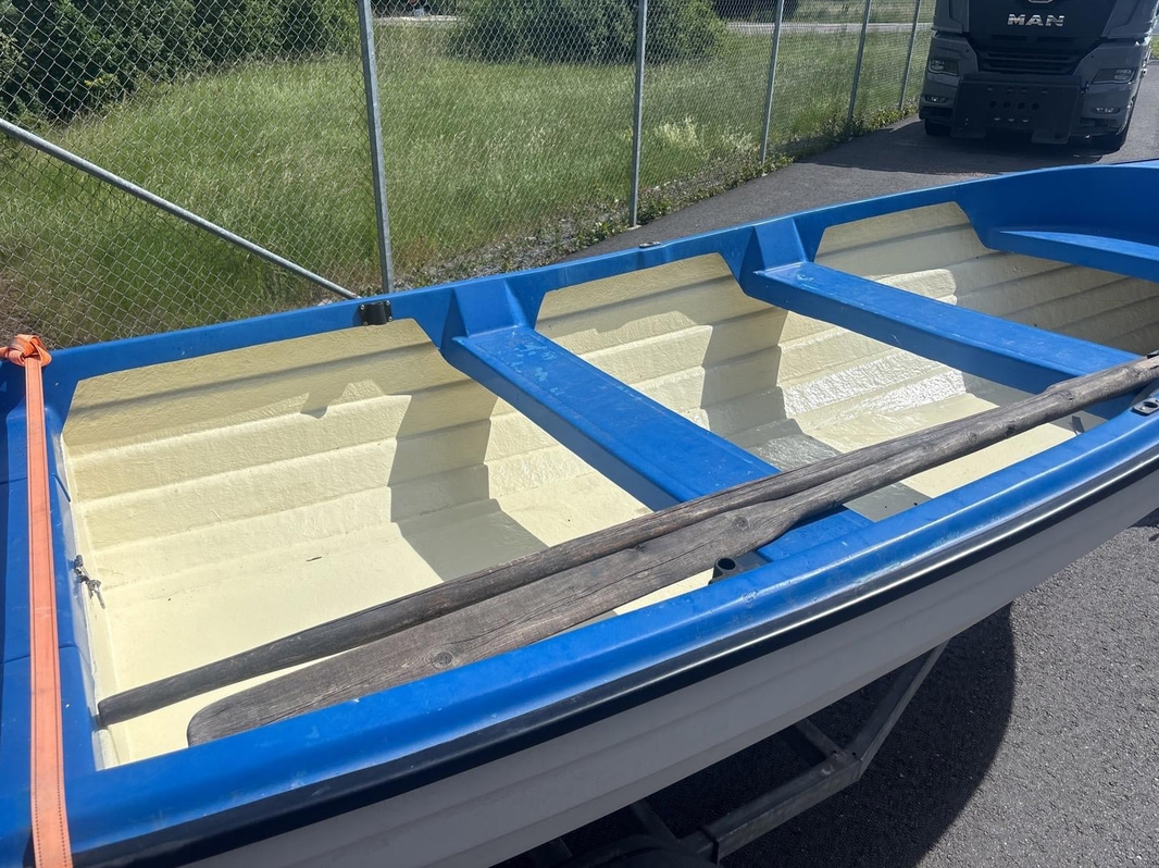 Motorbåt 4.65m med Mercury 4hk och båtkärra