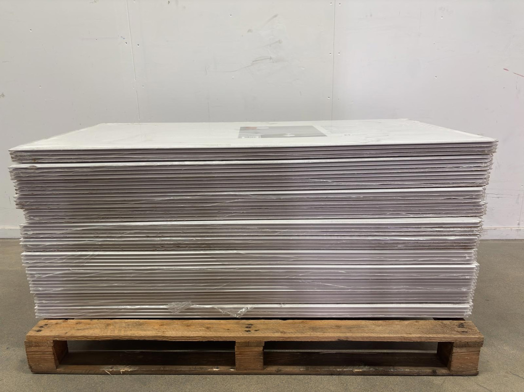 (NEW) Lot of Moelven Diskret Regina ceiling panels, 48 panels